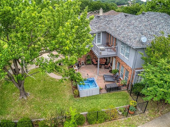 4th image of 105 Sceptre Dr