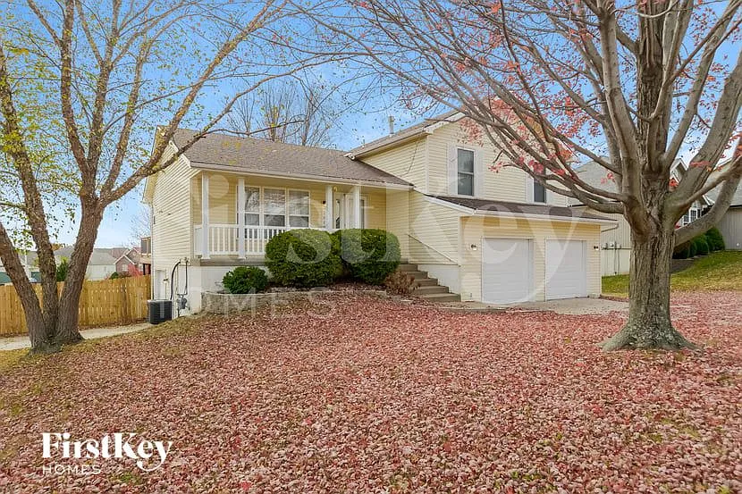 3 bed, 3.0 bath, 2985 sqft, $3,000 — Photo 2