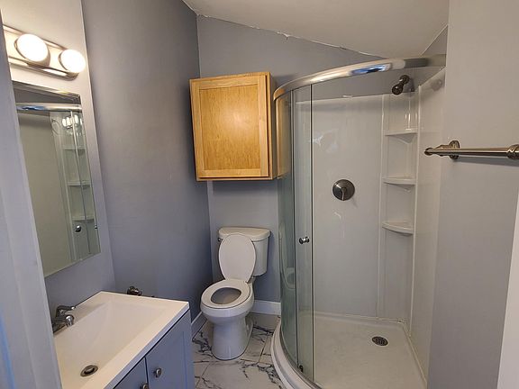 5th image of 2709 Holly St