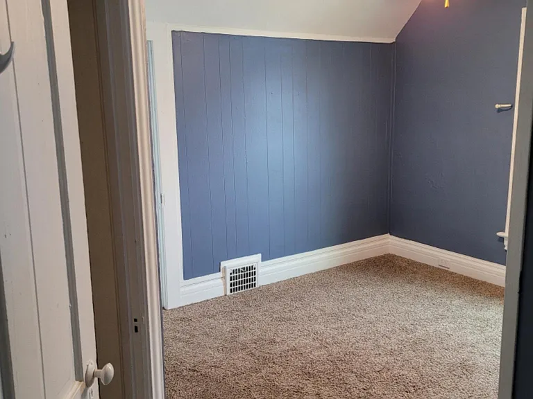 347 N Oakwood Ave #UPPER — Photo 16