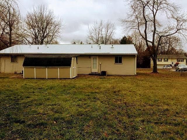 2nd image of 139 SE 411th Rd #1