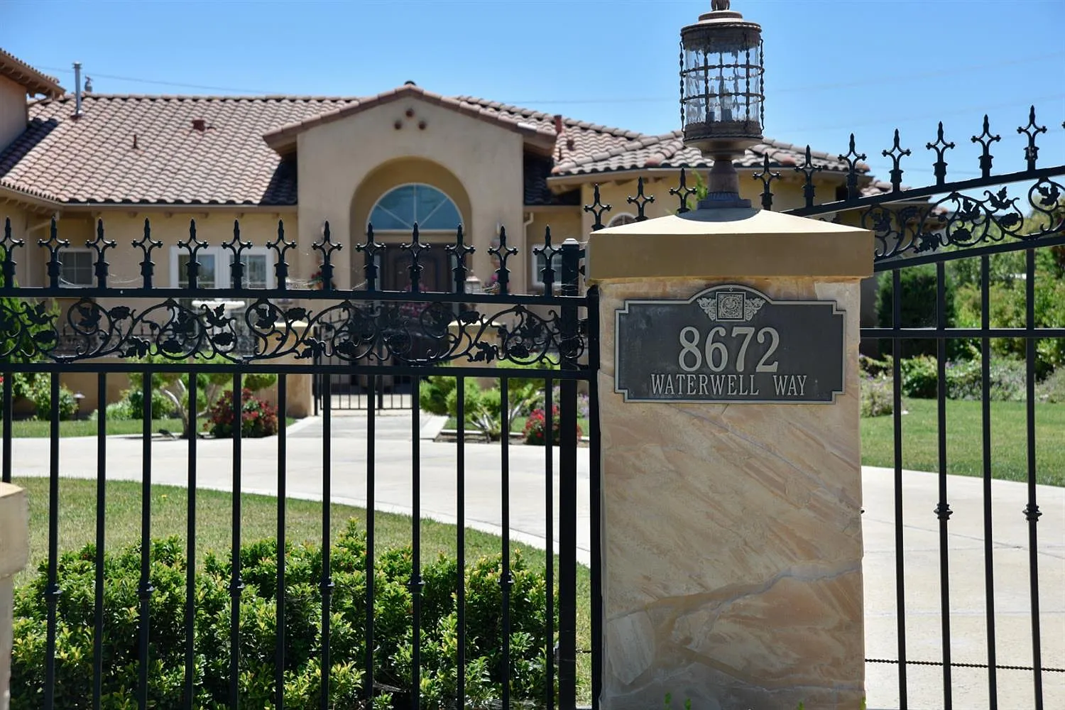 8672 Waterwell Way photo 1