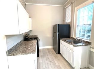 122 W 36th St APT 2, Savannah, GA 31401