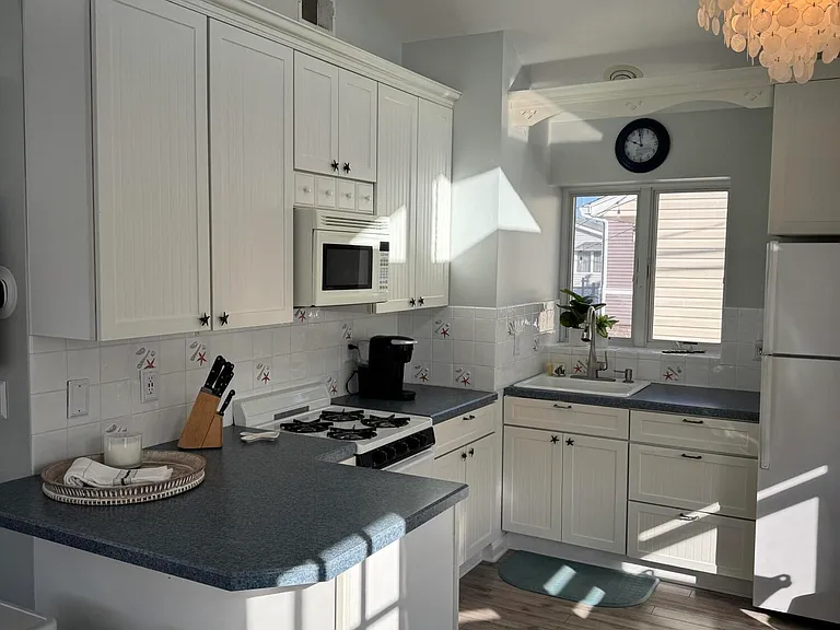 120 W Chadwick Way — Photo 5