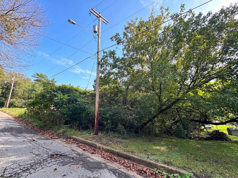 1st image of 6th St