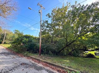 6th St, Carolina, WV 26563