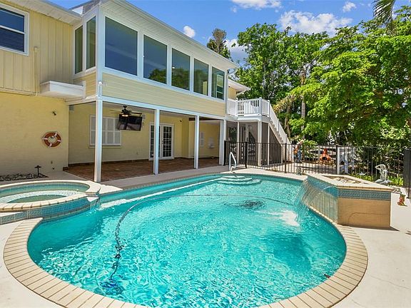 2nd image of 10104 Sandpiper Rd E