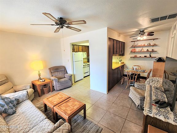 5th image of 875 E LANCASTER Circle