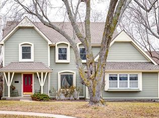 14520 S Brougham Dr, Olathe, KS 66062