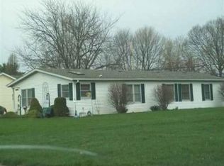 410 E School St, Centerville, IN 47330