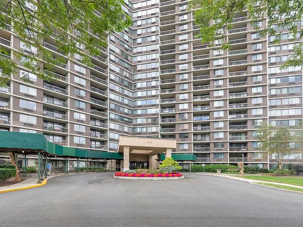 1 Bay Club Dr APT 4R, Flushing, NY 11360