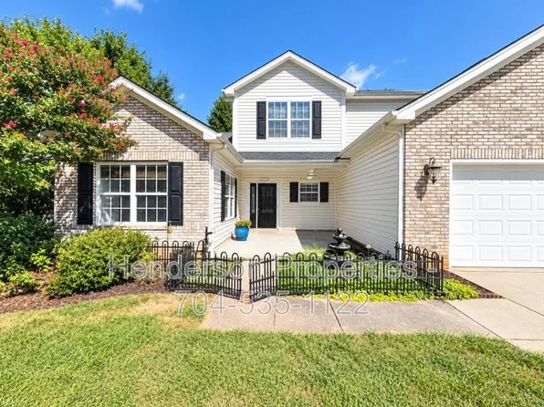 3107 Cordroy Ct, Clover, SC 29710