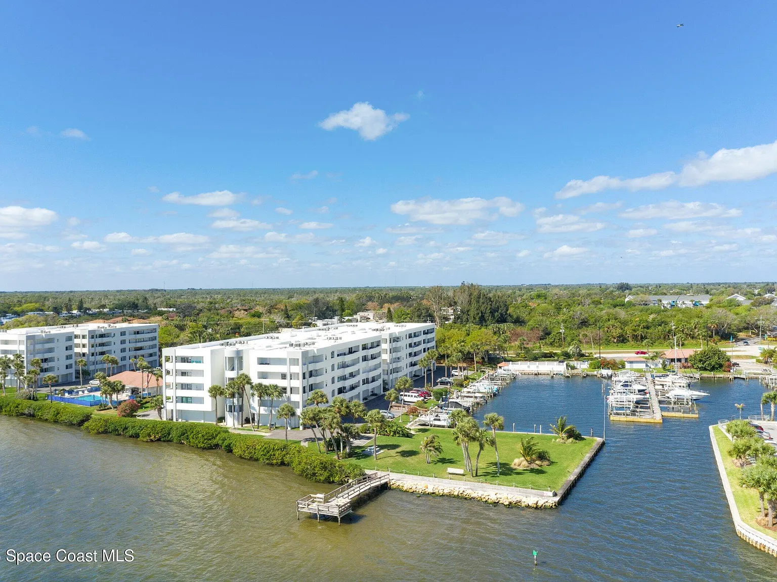 2 bed, 2.0 bath, 1480 sqft, $3,200 — Photo 2