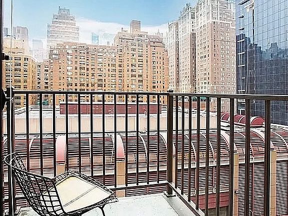 3rd image of 322 E 39th St APT 2D