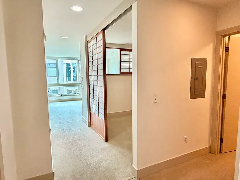 1760 N Northlake Way #423 — Photo 3