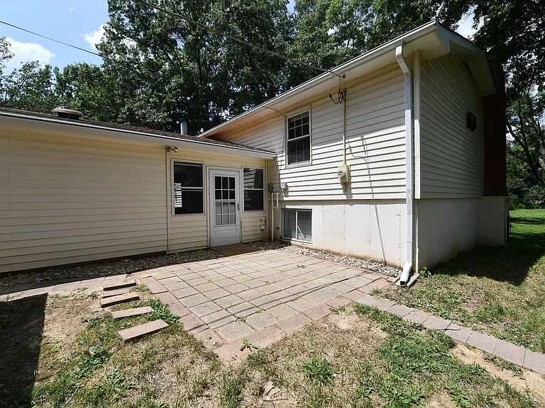 2706 Christy Ave — Photo 39
