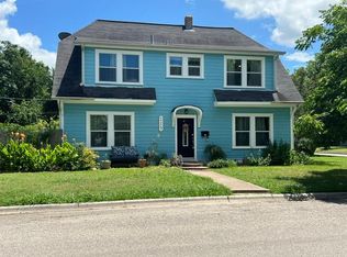 215 W 7th St, Taylor, TX 76574
