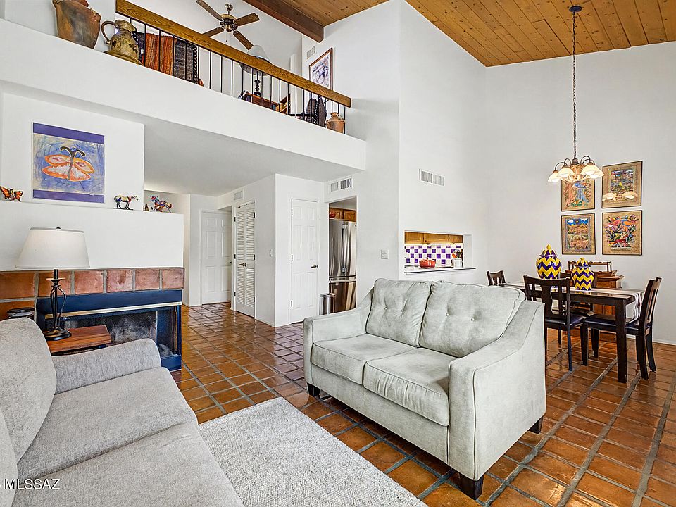 1st image of 5372 N Calle Del Rocio