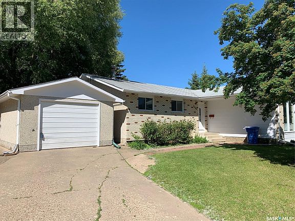 2nd image of 1340 Gillmor Cres