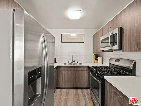 4th image of 1643 N Martel Ave