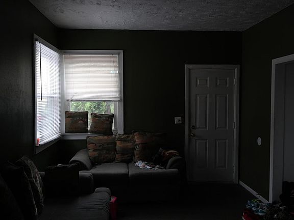 5th image of 948 Norwich Ave SW