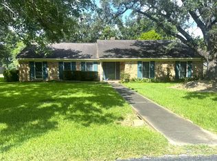 803 Merry Ln, Wharton, TX 77488