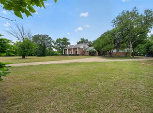 928 E Bear Creek Rd, Glenn Heights, TX 75154