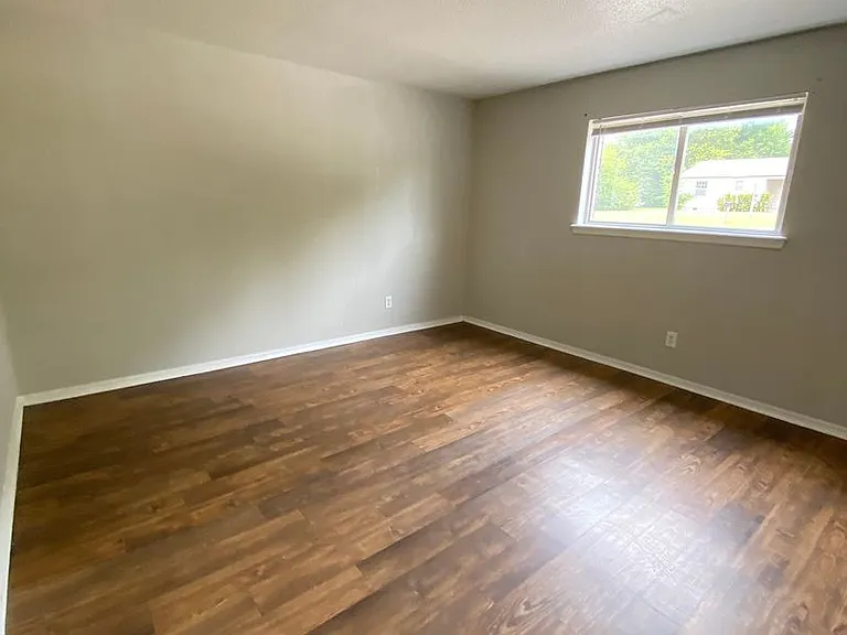 Spacious 1 Bed 1 Bath — Photo 13