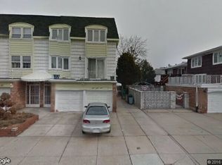 1520 215th St #2, Bayside, NY 11360