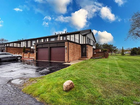 2nd image of 324 Country Club Dr
