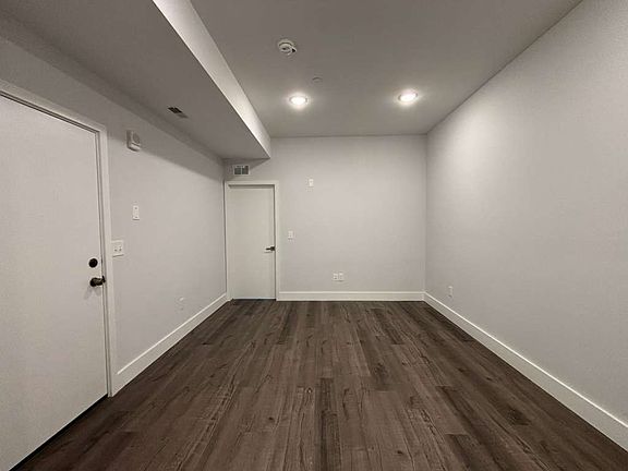 3rd image of 2252 N Delhi St #B