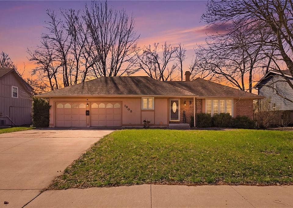 1st image of 1905 SW 3rd St