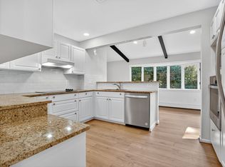 7141 Oak Ridge Rd, Falls Church, VA 22042