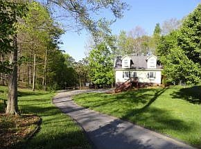 3rd image of 175 Village Ln