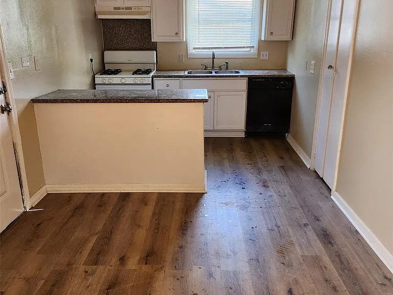 4515 White Rock St — Photo 5