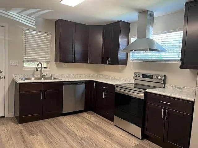 2 bed, 900 sqft, $1,250 — Photo 1