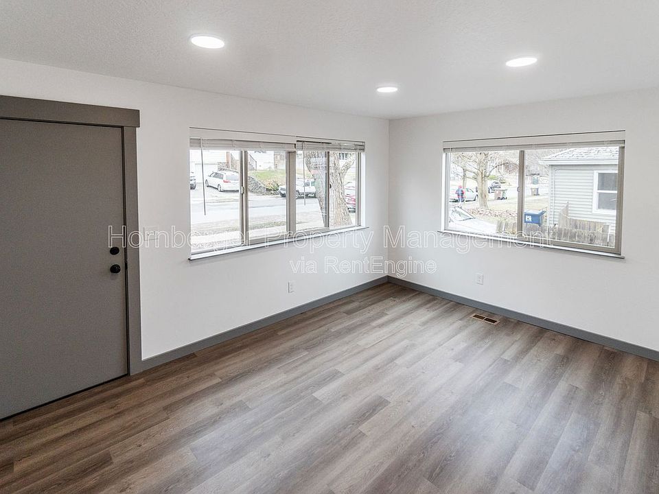 1st image of 3519 E 17th Ave