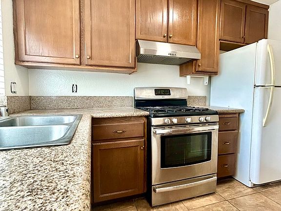 4th image of 63 Kazan St