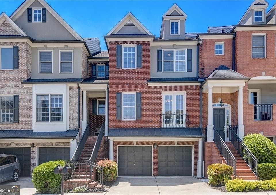 1st image of 3006 Montclair Cir SE