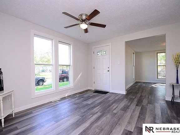 4th image of 6842 Lexington Ave