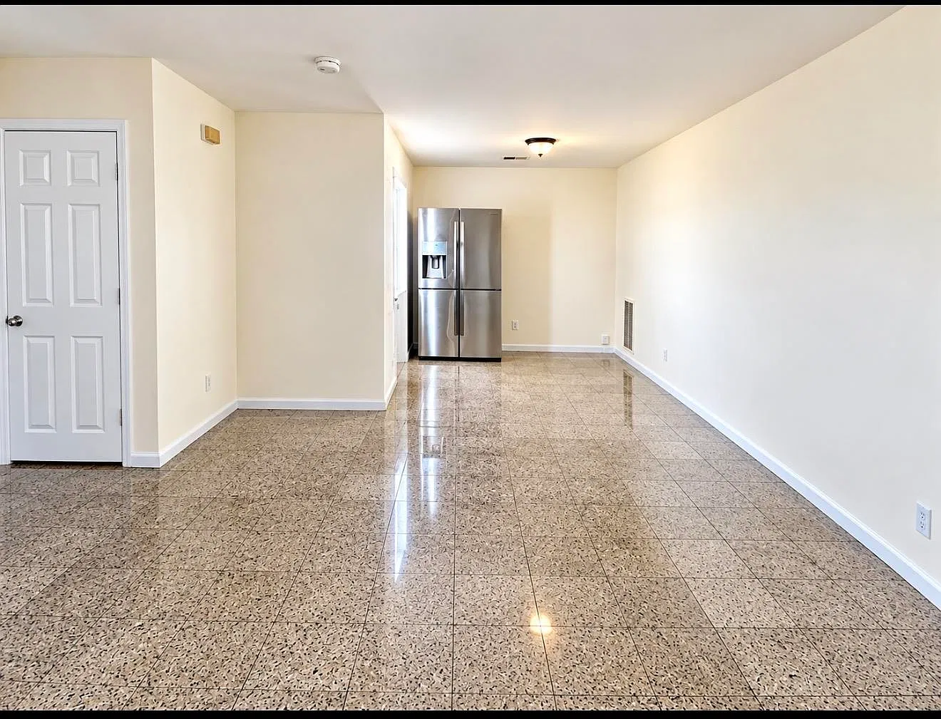 2 bed, 1.0 bath, 800 sqft, $2,150 — Photo 2