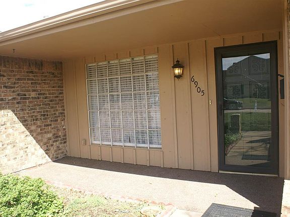 2nd image of 6905 NW Sprucewood Dr