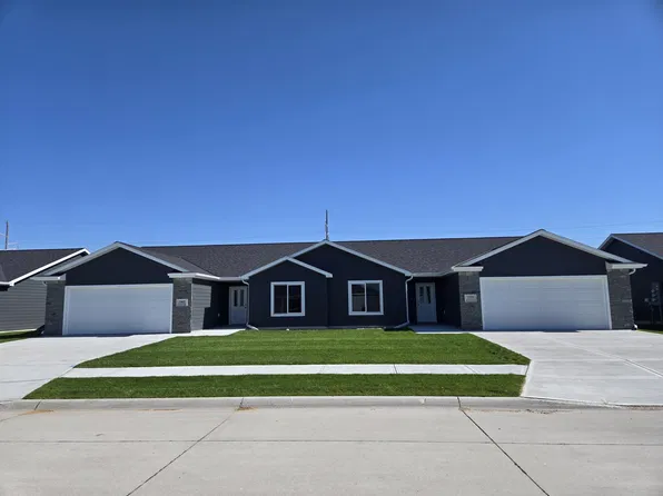 1555 Windridge Ave, Grand Island, NE 68803