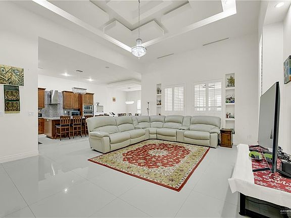 2nd image of 2408 Holland Ave