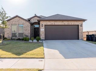 613 Gold Bar Ln, Haslet, TX 76052
