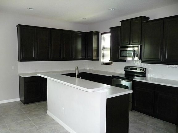 5th image of 4761 Maple Park St