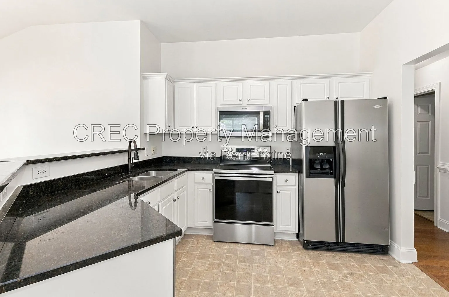 3 bed, 2.0 bath, 1728 sqft, $2,300 — Photo 4