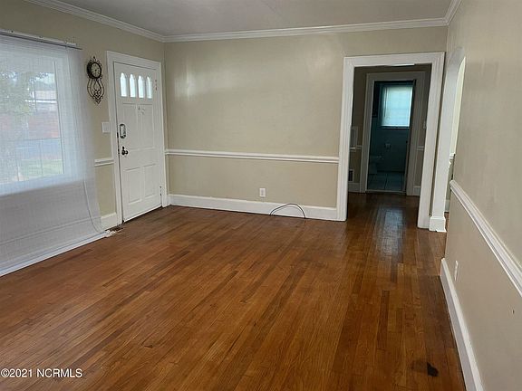 4th image of 2802 Edwards St