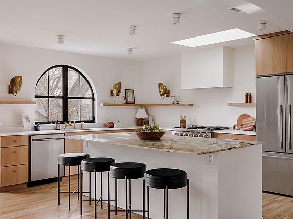 5th image of 4515 Bull Creek Rd