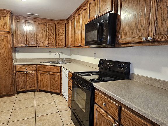 5th image of 40 Irwin St